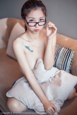 老赵揉着粉嫩的双乳太舒服了秀婷